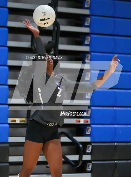 Thumbnail 3 in Notre Dame Prep vs. Perry photogallery.