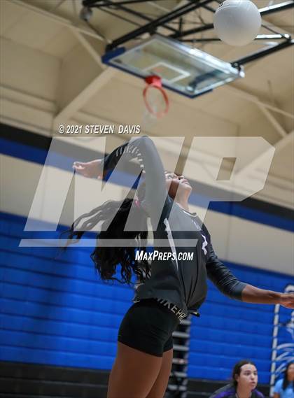 Thumbnail 1 in Notre Dame Prep vs. Perry photogallery.