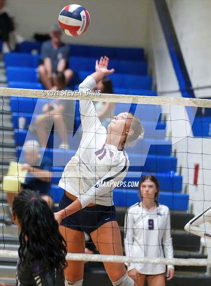 Thumbnail 2 in Notre Dame Prep vs. Perry photogallery.