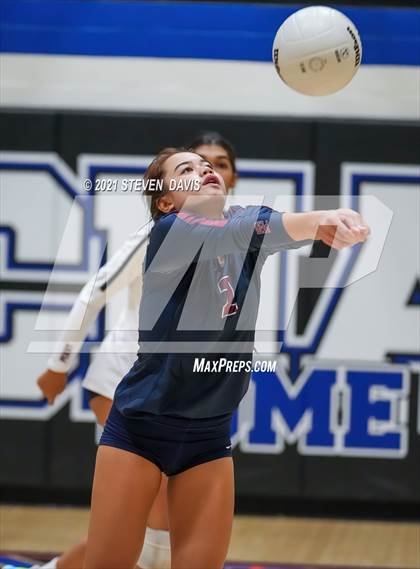 Thumbnail 2 in Notre Dame Prep vs. Perry photogallery.