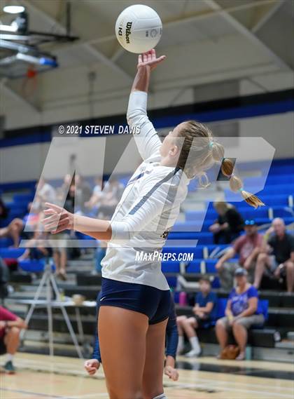 Thumbnail 2 in Notre Dame Prep vs. Perry photogallery.