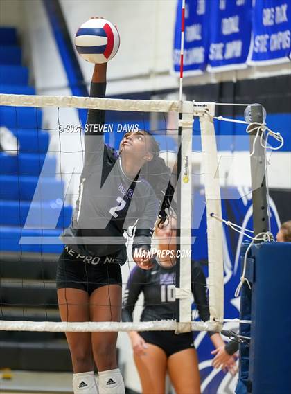 Thumbnail 2 in Notre Dame Prep vs. Perry photogallery.