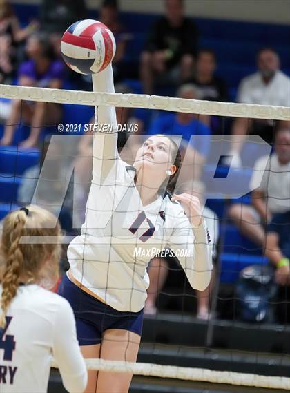 Thumbnail 2 in Notre Dame Prep vs. Perry photogallery.