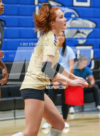 Thumbnail 3 in Notre Dame Prep vs. Perry photogallery.