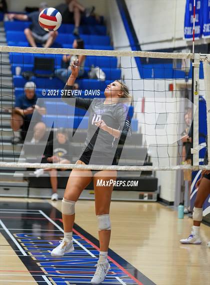 Thumbnail 2 in Notre Dame Prep vs. Perry photogallery.