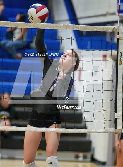 Thumbnail 1 in Notre Dame Prep vs. Perry photogallery.