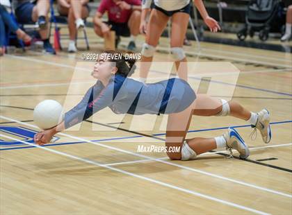 Thumbnail 2 in Notre Dame Prep vs. Perry photogallery.
