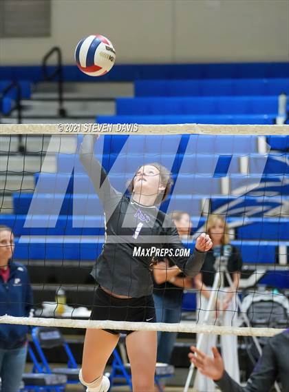 Thumbnail 3 in Notre Dame Prep vs. Perry photogallery.