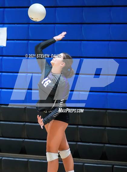 Thumbnail 2 in Notre Dame Prep vs. Perry photogallery.