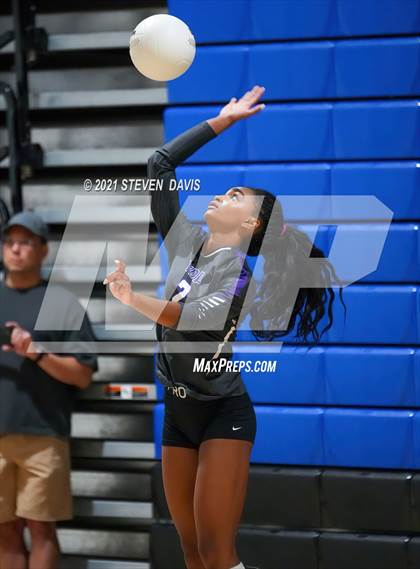 Thumbnail 2 in Notre Dame Prep vs. Perry photogallery.