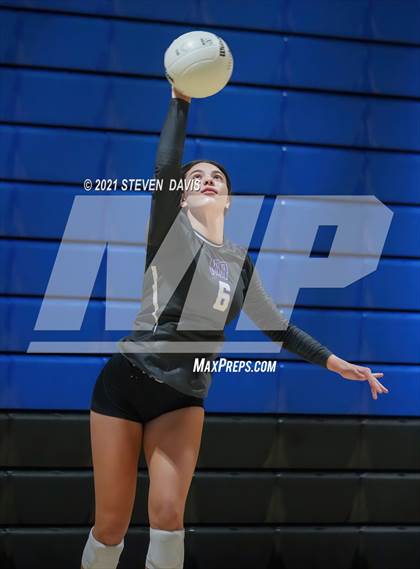 Thumbnail 1 in Notre Dame Prep vs. Perry photogallery.