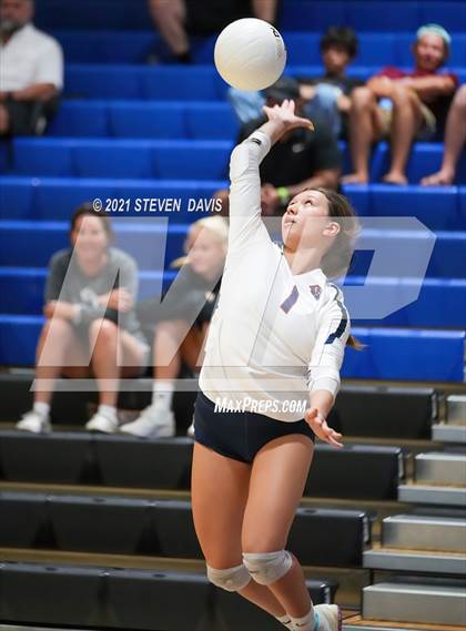 Thumbnail 3 in Notre Dame Prep vs. Perry photogallery.
