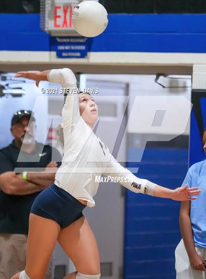 Thumbnail 3 in Notre Dame Prep vs. Perry photogallery.