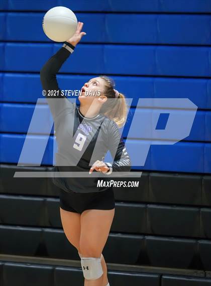 Thumbnail 1 in Notre Dame Prep vs. Perry photogallery.