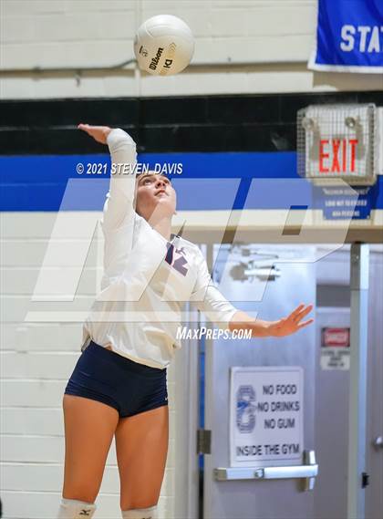 Thumbnail 2 in Notre Dame Prep vs. Perry photogallery.