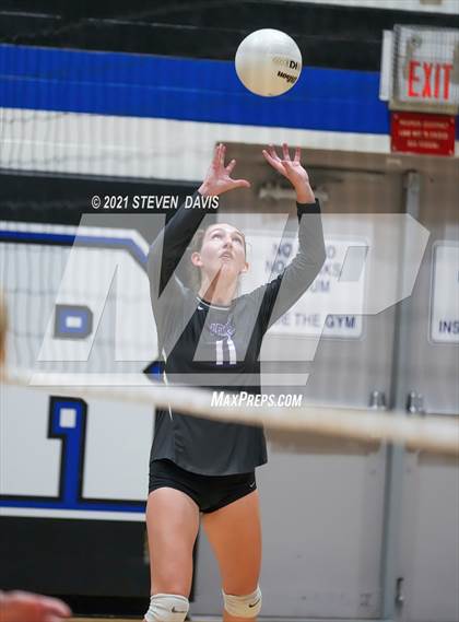 Thumbnail 2 in Notre Dame Prep vs. Perry photogallery.
