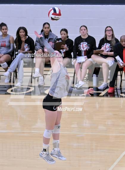 Thumbnail 1 in Lake Belton vs. Highland Park (UIL 5A Regional Semifinal) photogallery.