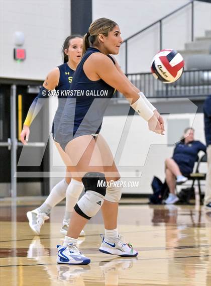 Thumbnail 2 in Lake Belton vs. Highland Park (UIL 5A Regional Semifinal) photogallery.