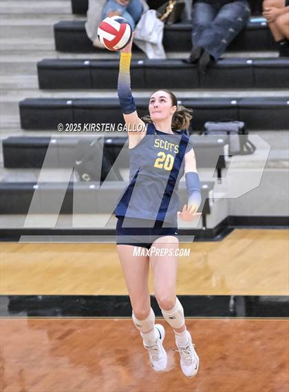 Thumbnail 3 in Lake Belton vs. Highland Park (UIL 5A Regional Semifinal) photogallery.