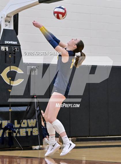 Thumbnail 3 in Lake Belton vs. Highland Park (UIL 5A Regional Semifinal) photogallery.