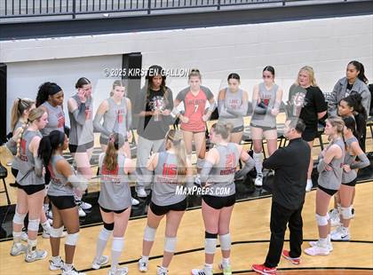 Thumbnail 2 in Lake Belton vs. Highland Park (UIL 5A Regional Semifinal) photogallery.