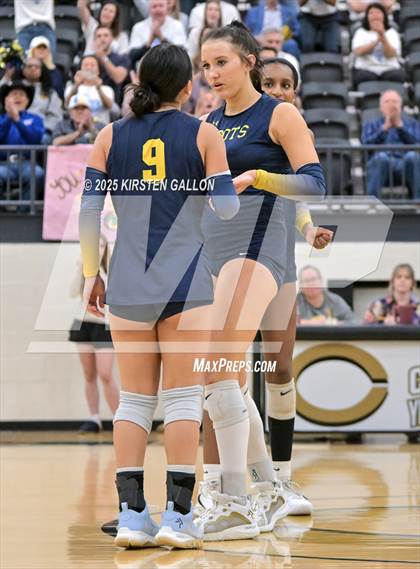 Thumbnail 1 in Lake Belton vs. Highland Park (UIL 5A Regional Semifinal) photogallery.