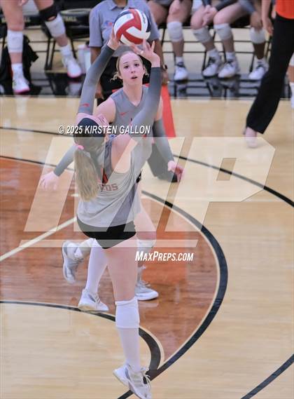 Thumbnail 3 in Lake Belton vs. Highland Park (UIL 5A Regional Semifinal) photogallery.