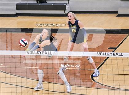 Thumbnail 2 in Lake Belton vs. Highland Park (UIL 5A Regional Semifinal) photogallery.