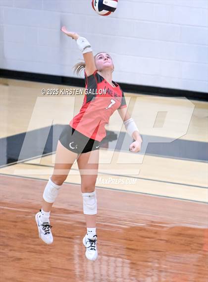 Thumbnail 3 in Lake Belton vs. Highland Park (UIL 5A Regional Semifinal) photogallery.