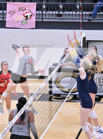 Thumbnail 1 in Lake Belton vs. Highland Park (UIL 5A Regional Semifinal) photogallery.