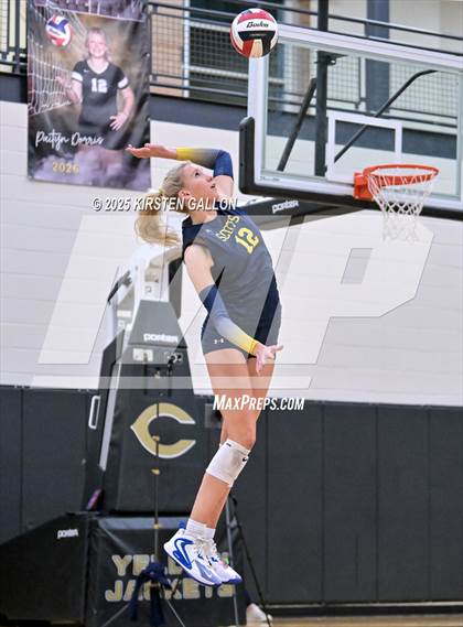 Thumbnail 2 in Lake Belton vs. Highland Park (UIL 5A Regional Semifinal) photogallery.