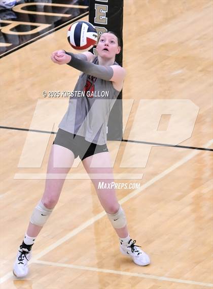 Thumbnail 3 in Lake Belton vs. Highland Park (UIL 5A Regional Semifinal) photogallery.