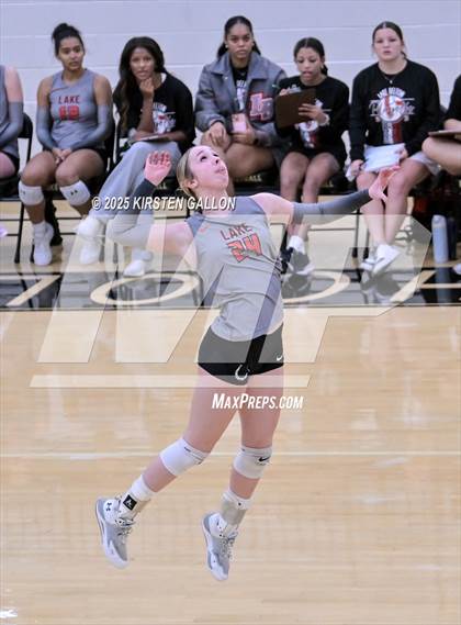 Thumbnail 3 in Lake Belton vs. Highland Park (UIL 5A Regional Semifinal) photogallery.