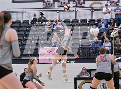 Thumbnail 3 in Lake Belton vs. Highland Park (UIL 5A Regional Semifinal) photogallery.