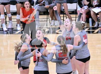 Thumbnail 1 in Lake Belton vs. Highland Park (UIL 5A Regional Semifinal) photogallery.