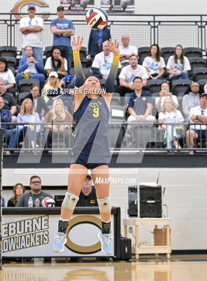 Thumbnail 2 in Lake Belton vs. Highland Park (UIL 5A Regional Semifinal) photogallery.