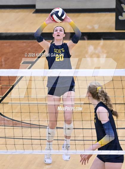 Thumbnail 1 in Lake Belton vs. Highland Park (UIL 5A Regional Semifinal) photogallery.