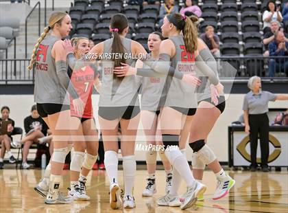 Thumbnail 1 in Lake Belton vs. Highland Park (UIL 5A Regional Semifinal) photogallery.