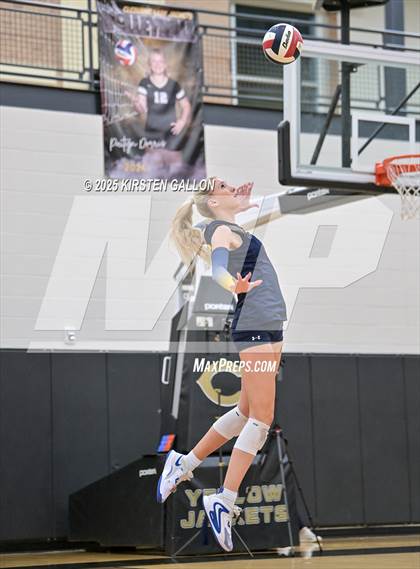 Thumbnail 3 in Lake Belton vs. Highland Park (UIL 5A Regional Semifinal) photogallery.