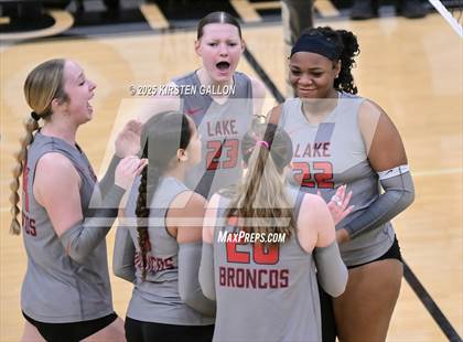 Thumbnail 3 in Lake Belton vs. Highland Park (UIL 5A Regional Semifinal) photogallery.