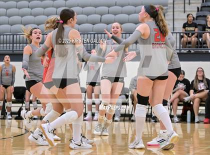 Thumbnail 3 in Lake Belton vs. Highland Park (UIL 5A Regional Semifinal) photogallery.