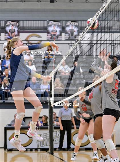 Thumbnail 3 in Lake Belton vs. Highland Park (UIL 5A Regional Semifinal) photogallery.