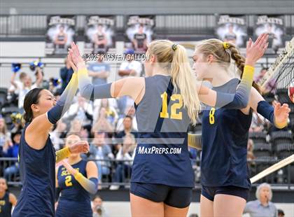 Thumbnail 1 in Lake Belton vs. Highland Park (UIL 5A Regional Semifinal) photogallery.