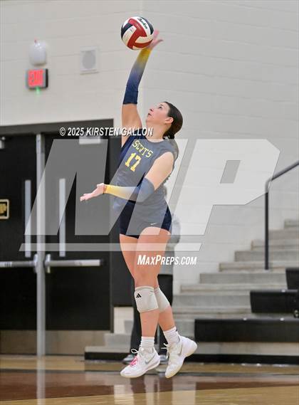 Thumbnail 2 in Lake Belton vs. Highland Park (UIL 5A Regional Semifinal) photogallery.