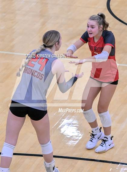 Thumbnail 2 in Lake Belton vs. Highland Park (UIL 5A Regional Semifinal) photogallery.