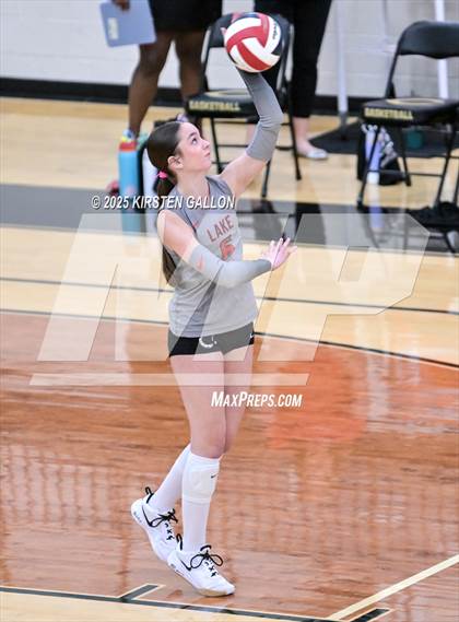 Thumbnail 3 in Lake Belton vs. Highland Park (UIL 5A Regional Semifinal) photogallery.