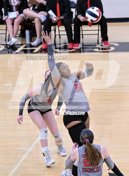 Thumbnail 2 in Lake Belton vs. Highland Park (UIL 5A Regional Semifinal) photogallery.