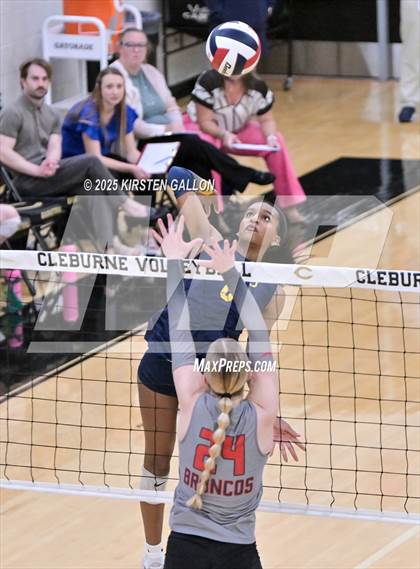 Thumbnail 2 in Lake Belton vs. Highland Park (UIL 5A Regional Semifinal) photogallery.