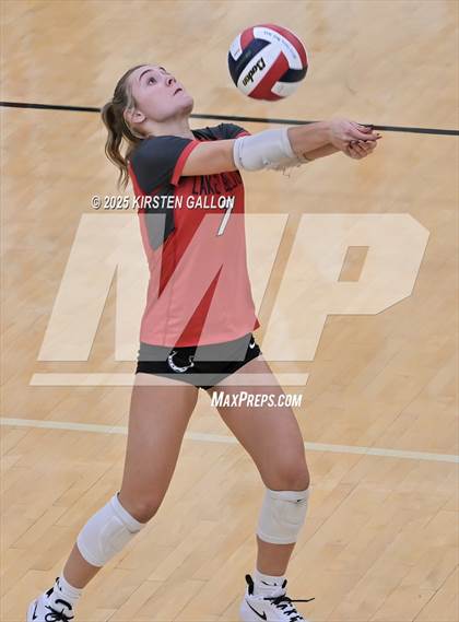 Thumbnail 2 in Lake Belton vs. Highland Park (UIL 5A Regional Semifinal) photogallery.