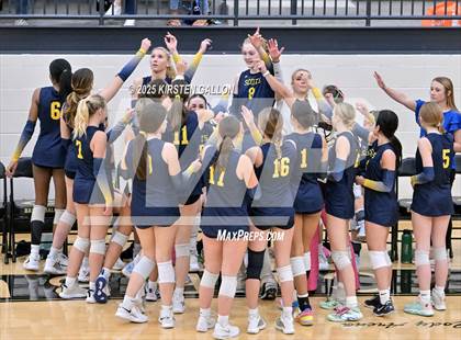 Thumbnail 2 in Lake Belton vs. Highland Park (UIL 5A Regional Semifinal) photogallery.